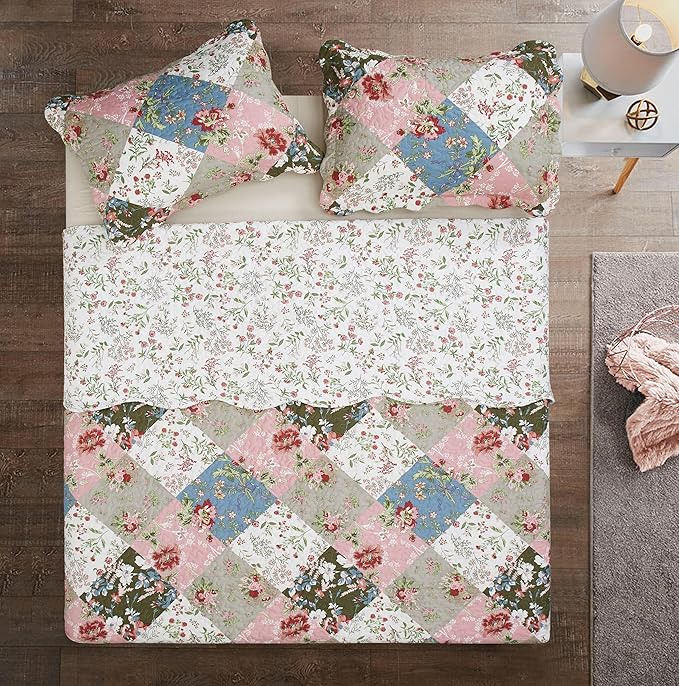 Brilliant Sunshine Peach and Olive Flowers Patchwork, 3-Piece Quilt Set with 2 Shams, Reversible Bedspread, Soft Lightweight Coverlet, All-Season, Full/Queen, Peach Olive